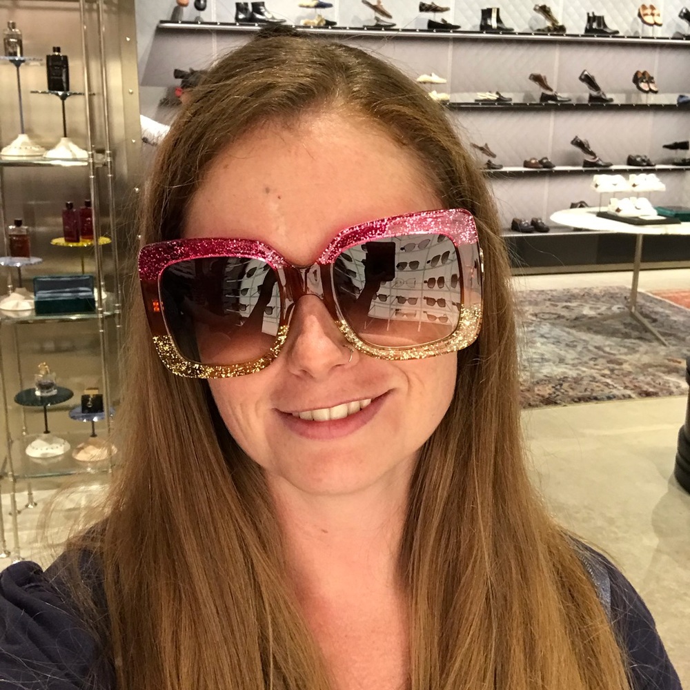 Meet your Posher, Dana